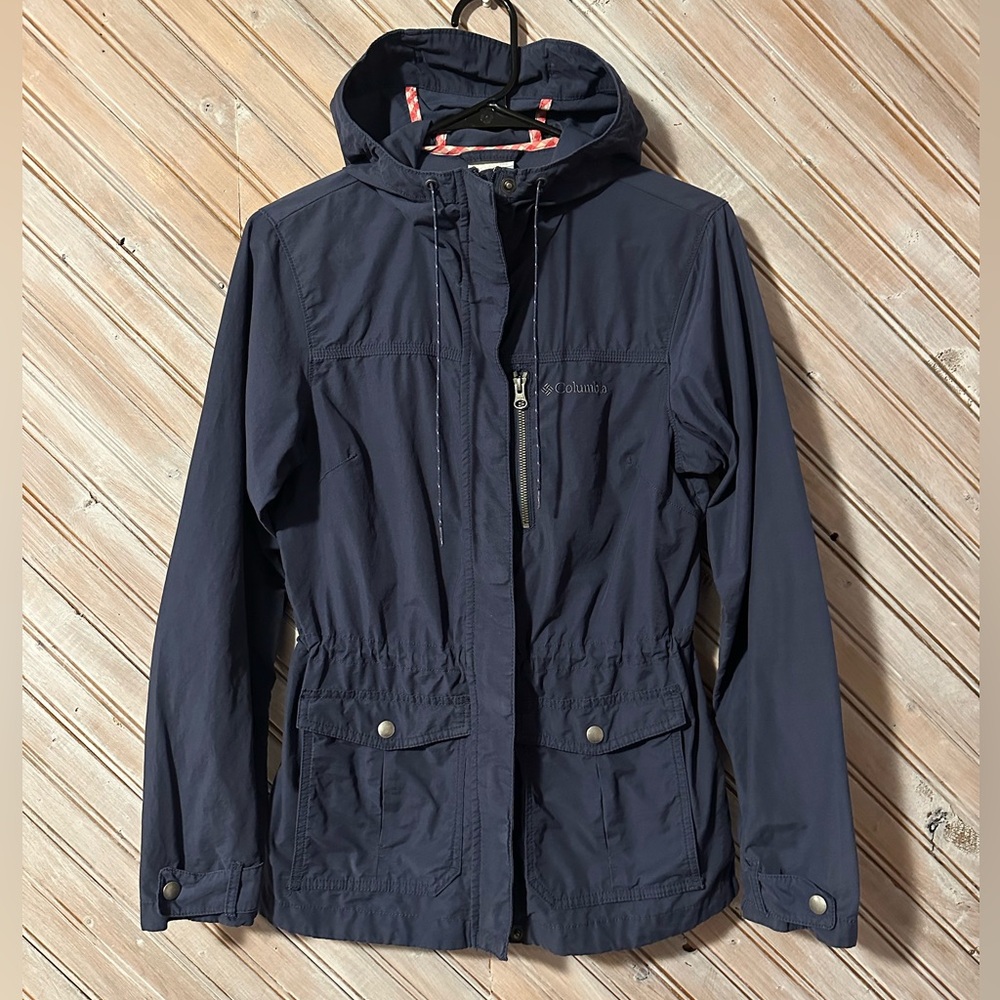 Columbia Navy Blue Light Jacket Red Accents Full Zipper Lightweight Outdoor